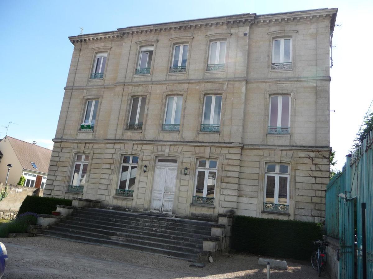 Studio Dans Charmante Batisse De Maitre Compiegnoise Compiegne Exterior photo